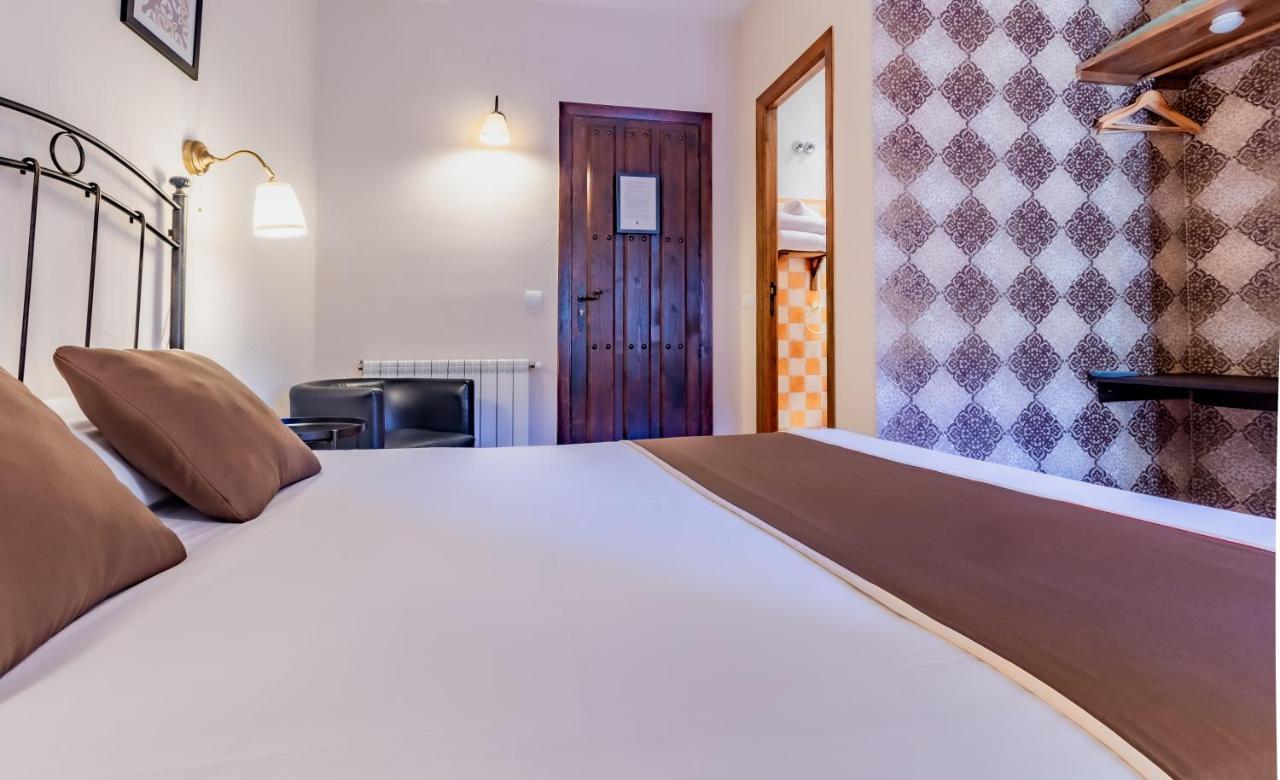 Posada Pena Pintada By Vivere Stays Cercedilla Exterior photo